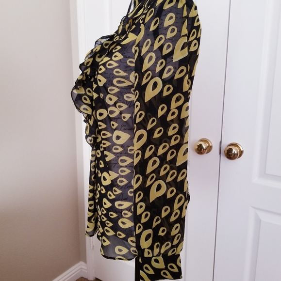 2 for $25New York & Co Black/Mustard Yellow Blouse - Picture 4 of 6